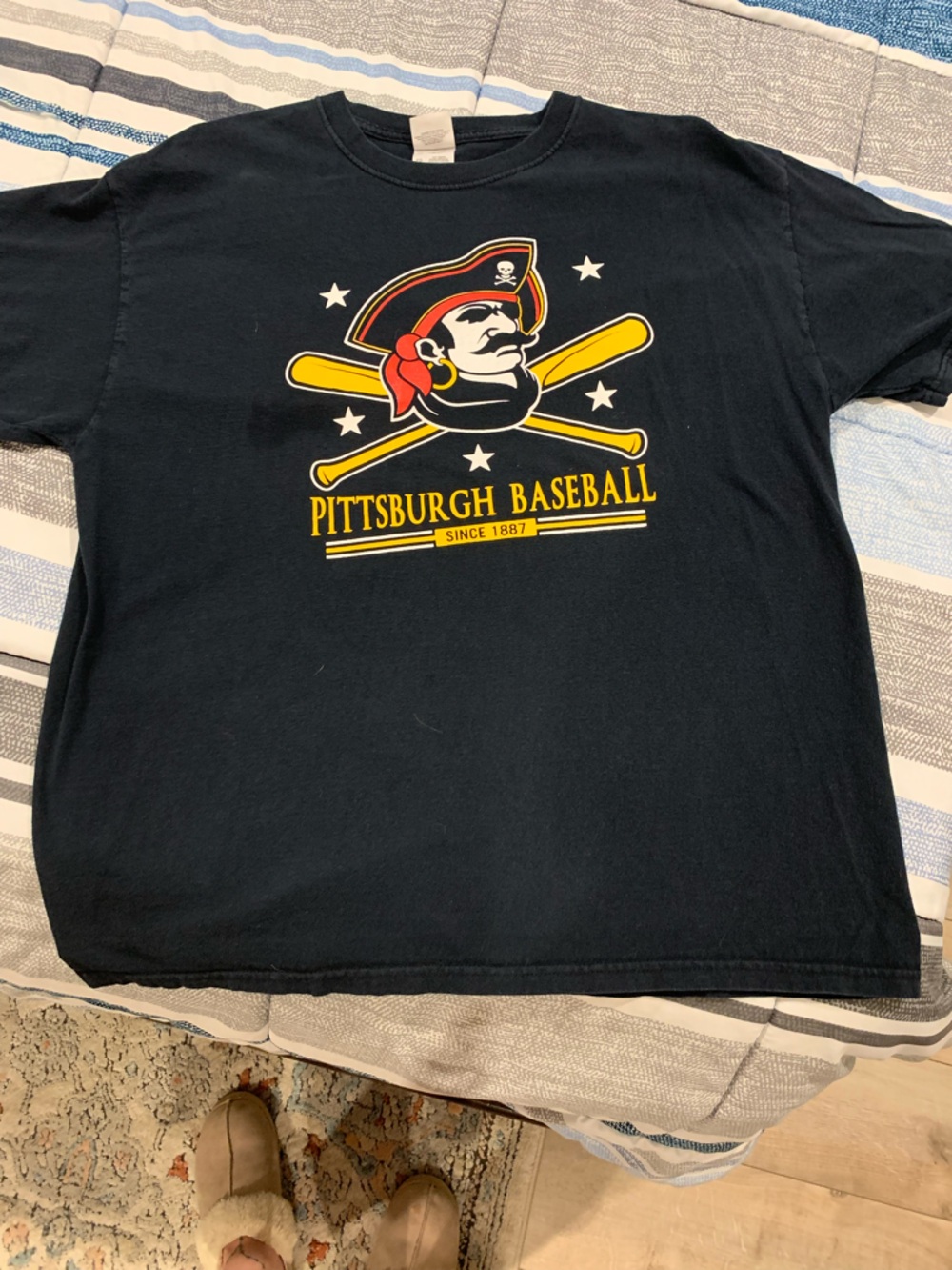 Pittsburgh Baseball Pirate Logo Tee - Black & Yellow